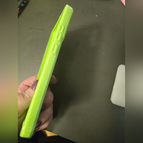 S24 plus glitter lime green case - Picture 3 of 3